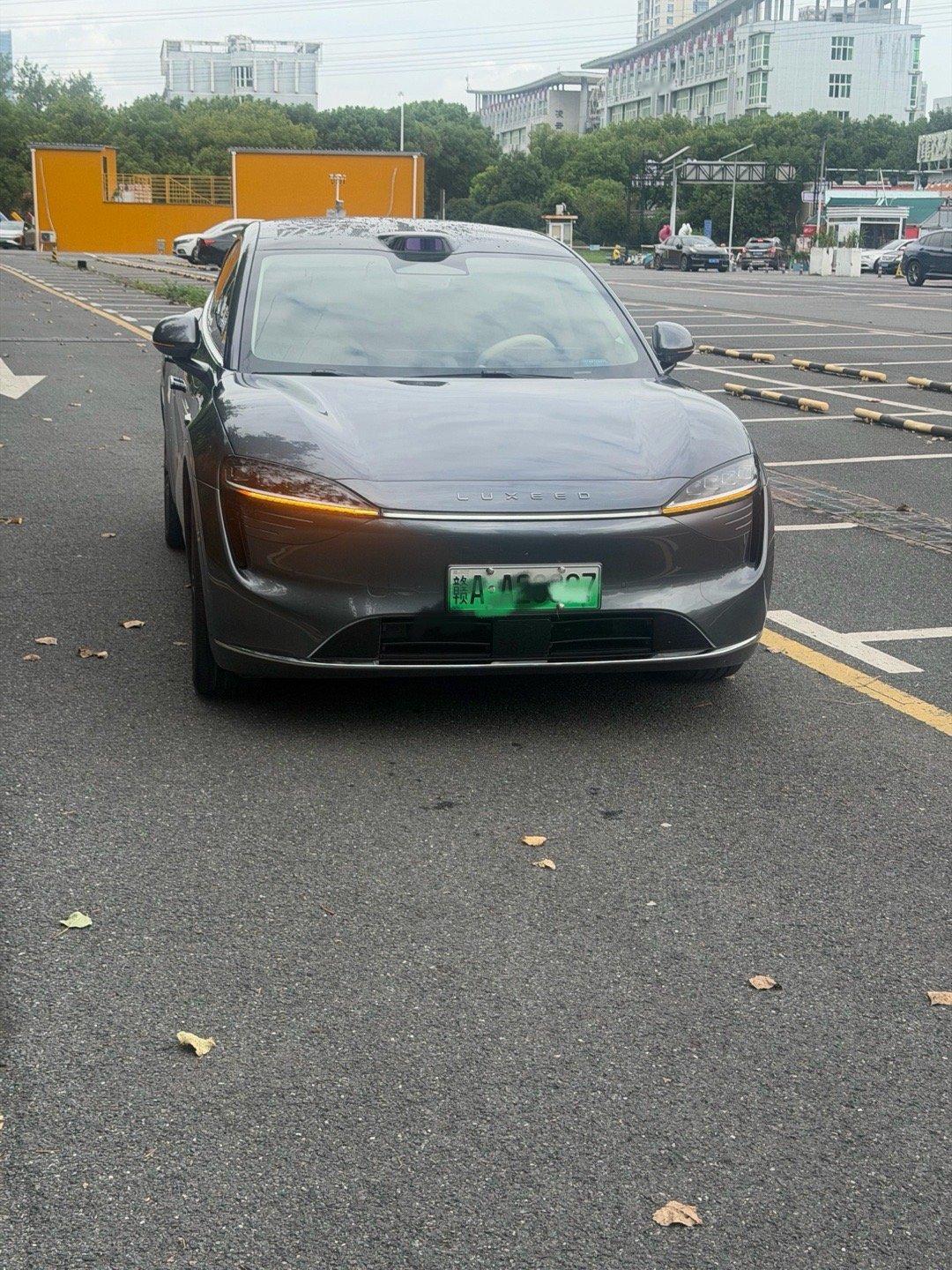刚刚自己洗了一下车，感觉自己也洗了澡一样