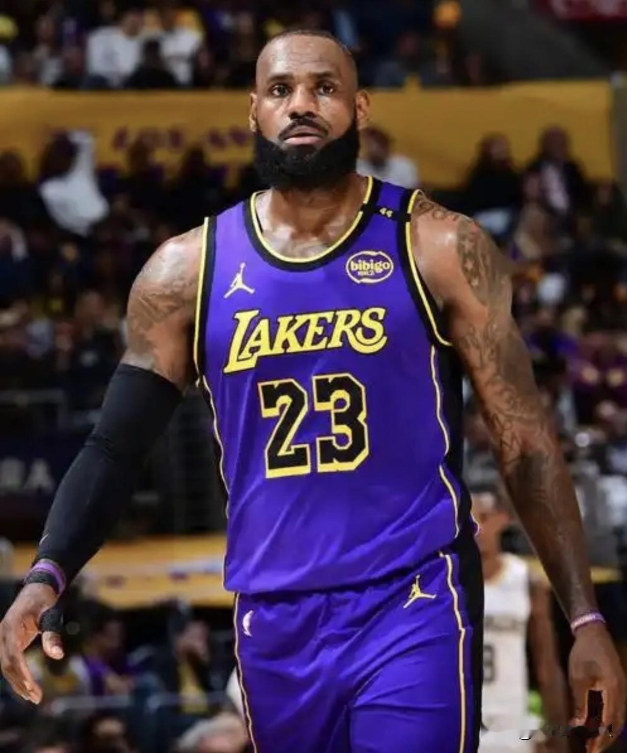 NBA2000年以来十大巨星排名！大家认同吗？
 
1. 詹姆斯
 
生涯荣誉：