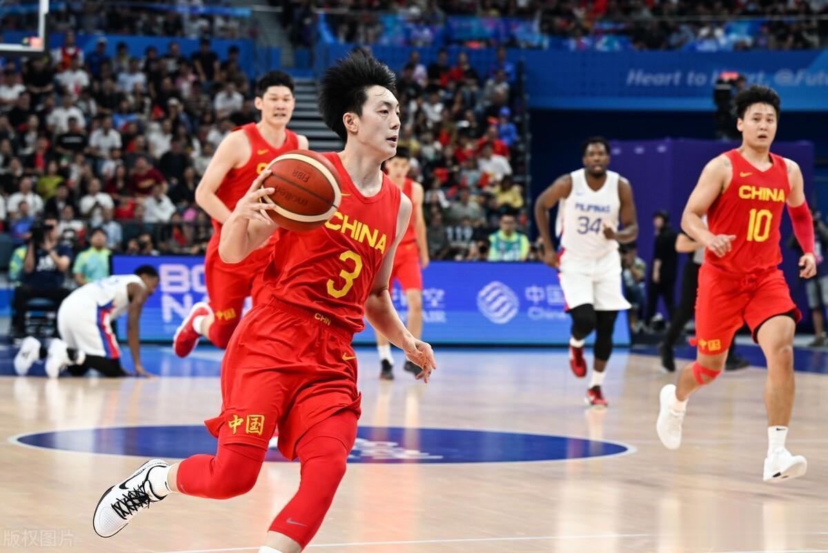 胡明轩这个赛季算是从网暴中走出来了，不过，要说到胡明轩能从网暴中走出来的原因，一