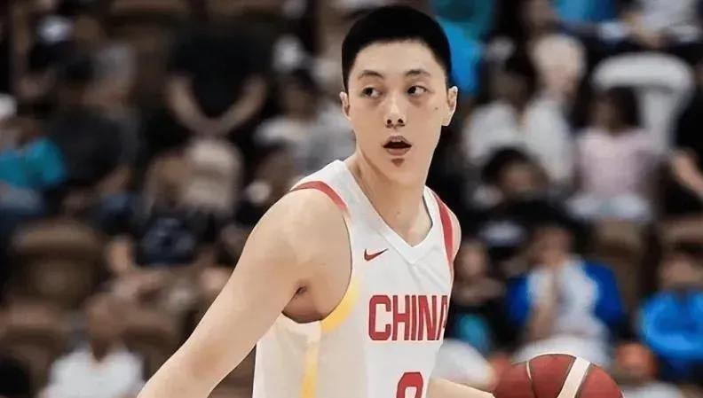 大家对胡明轩的感觉如何……？

1：黑眼圈好严重，感觉随时都没休息好，这是为什么