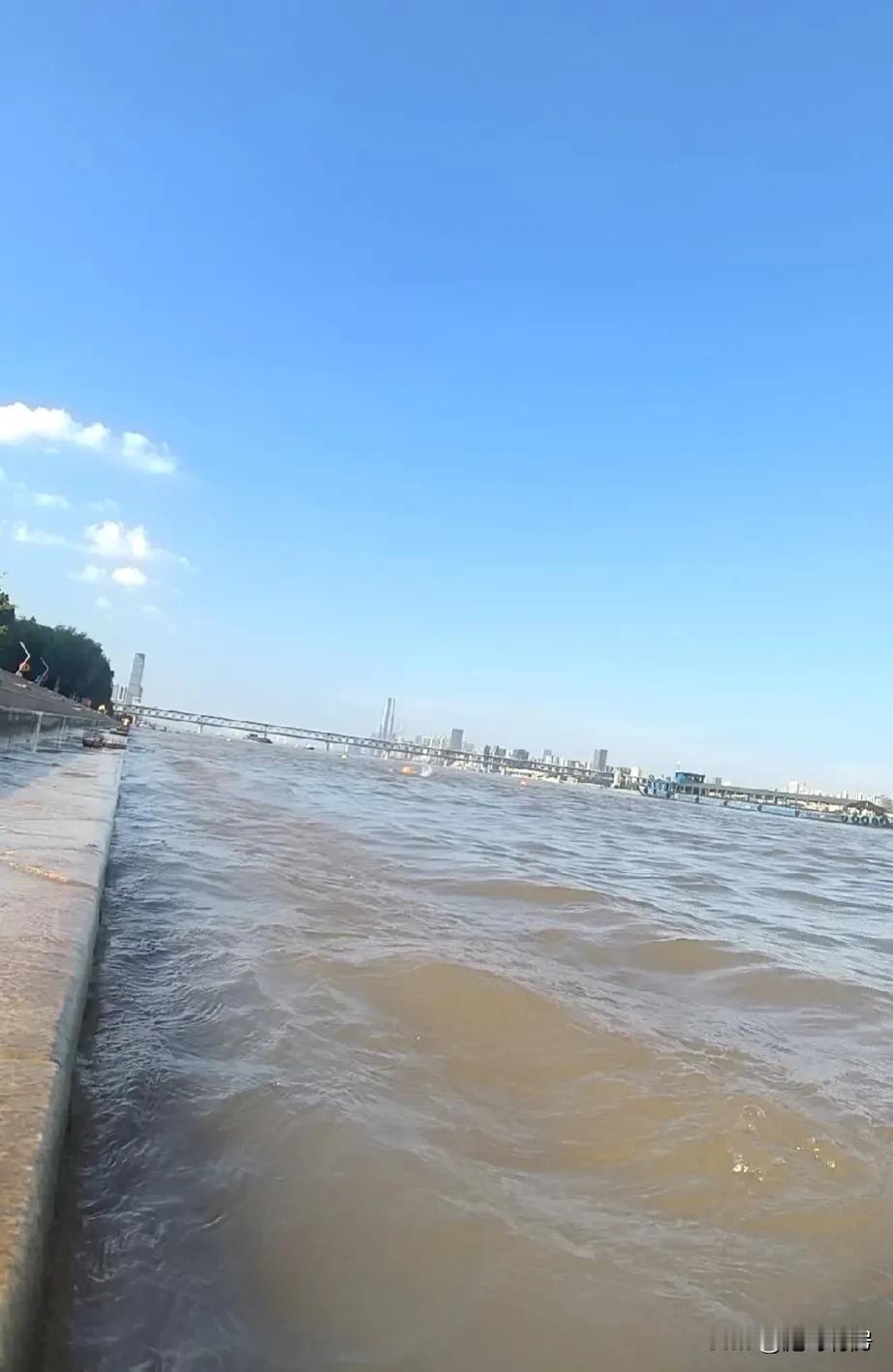 最近，一些老游戏火了，前几天我做了一期老游戏的直播，非常火爆。
最近，各类老游戏