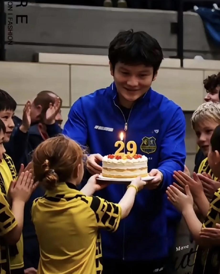🎂樊振东29岁生日快乐！战神继续狂飙！
 
今天（1月22日），我们的国乒战神