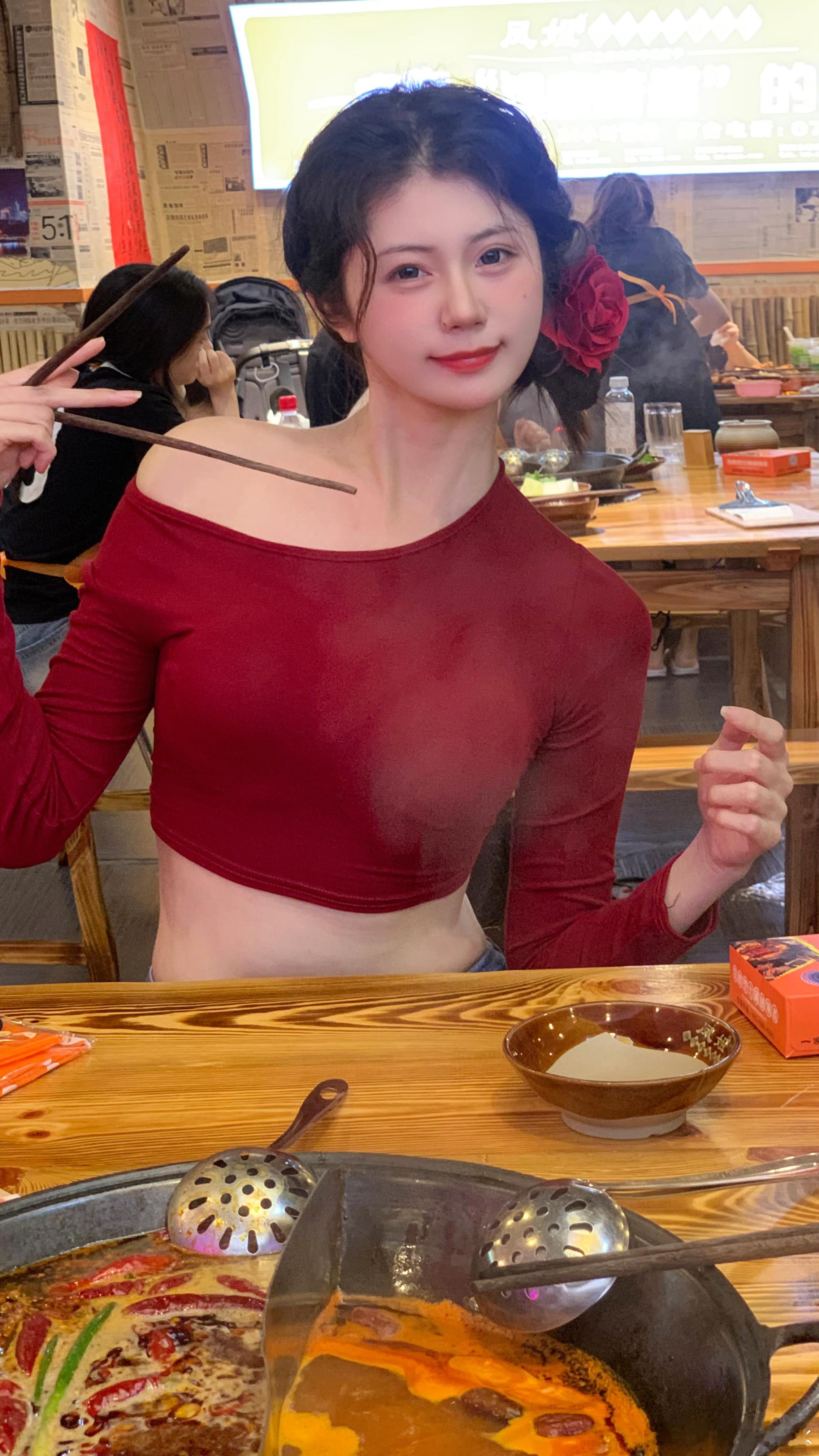 经常请吃火锅的姐姐 ​​​