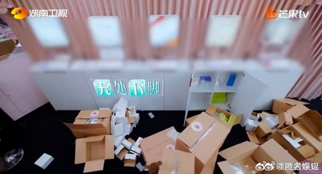 内娱干活综艺有样板了必须夸夸《巴黎合伙人》，嘉宾们素颜上阵，搬货、营业、复盘，每
