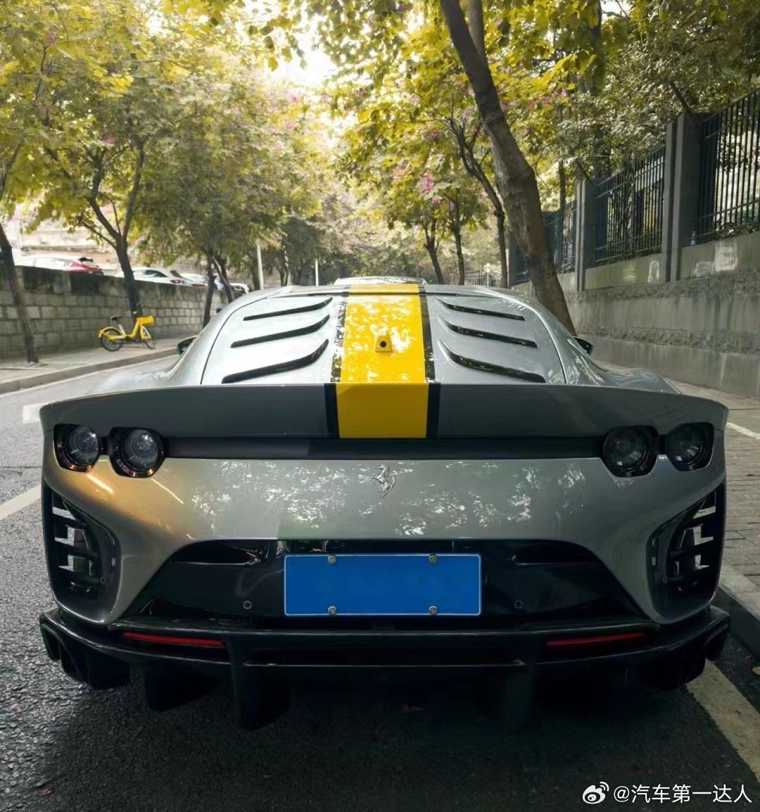 法拉利812 Competizione ， 真好看。 ​​​
