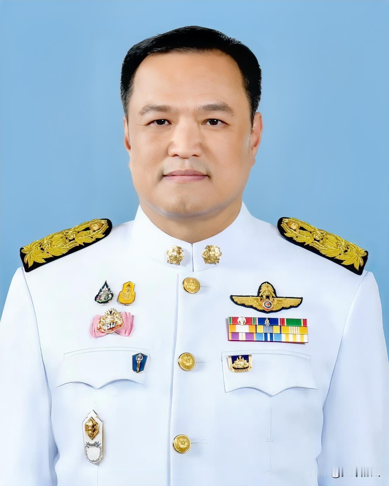 泰国与柬埔寨消息！
 
12月8日，泰国总理阿努廷宣布：拒绝与柬埔寨就边境冲突进