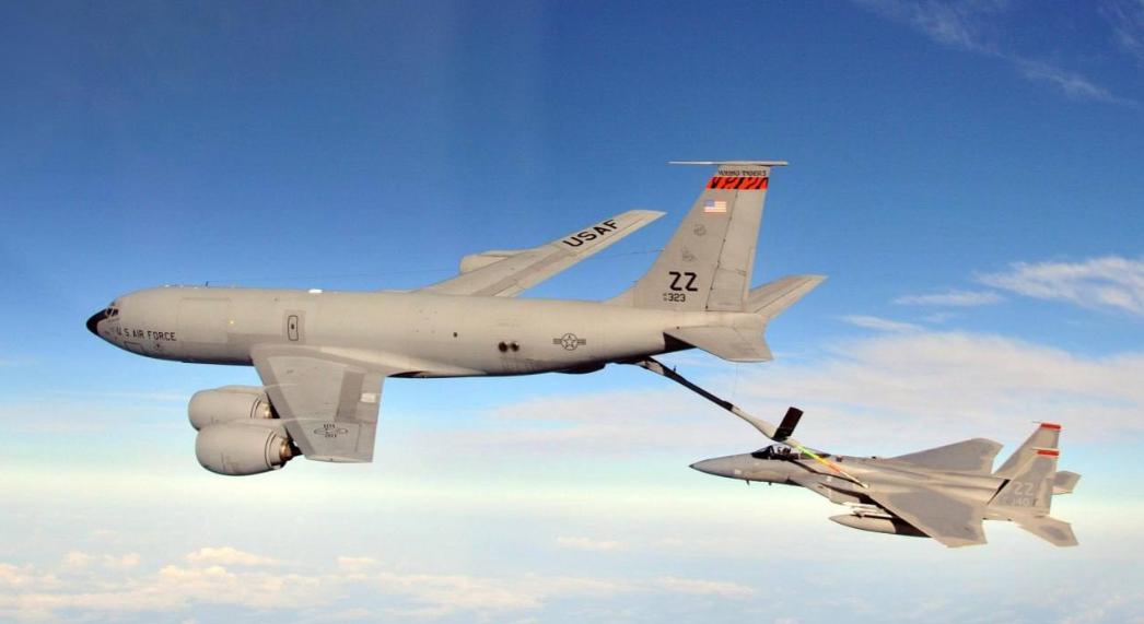 美军KC-135加油机伊拉克坠毁，6人全部遇难，另一架惊险迫降以色列。

KC-