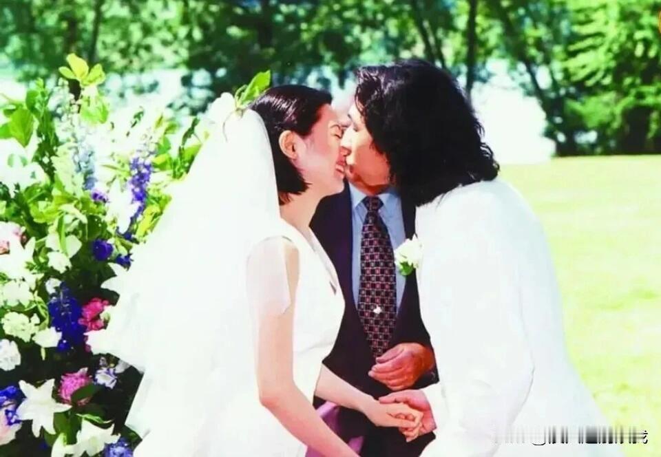 1996年，李丽珍在温哥华举办婚礼，为什么美女的眼光都那么差？李丽珍咋想的，图啥