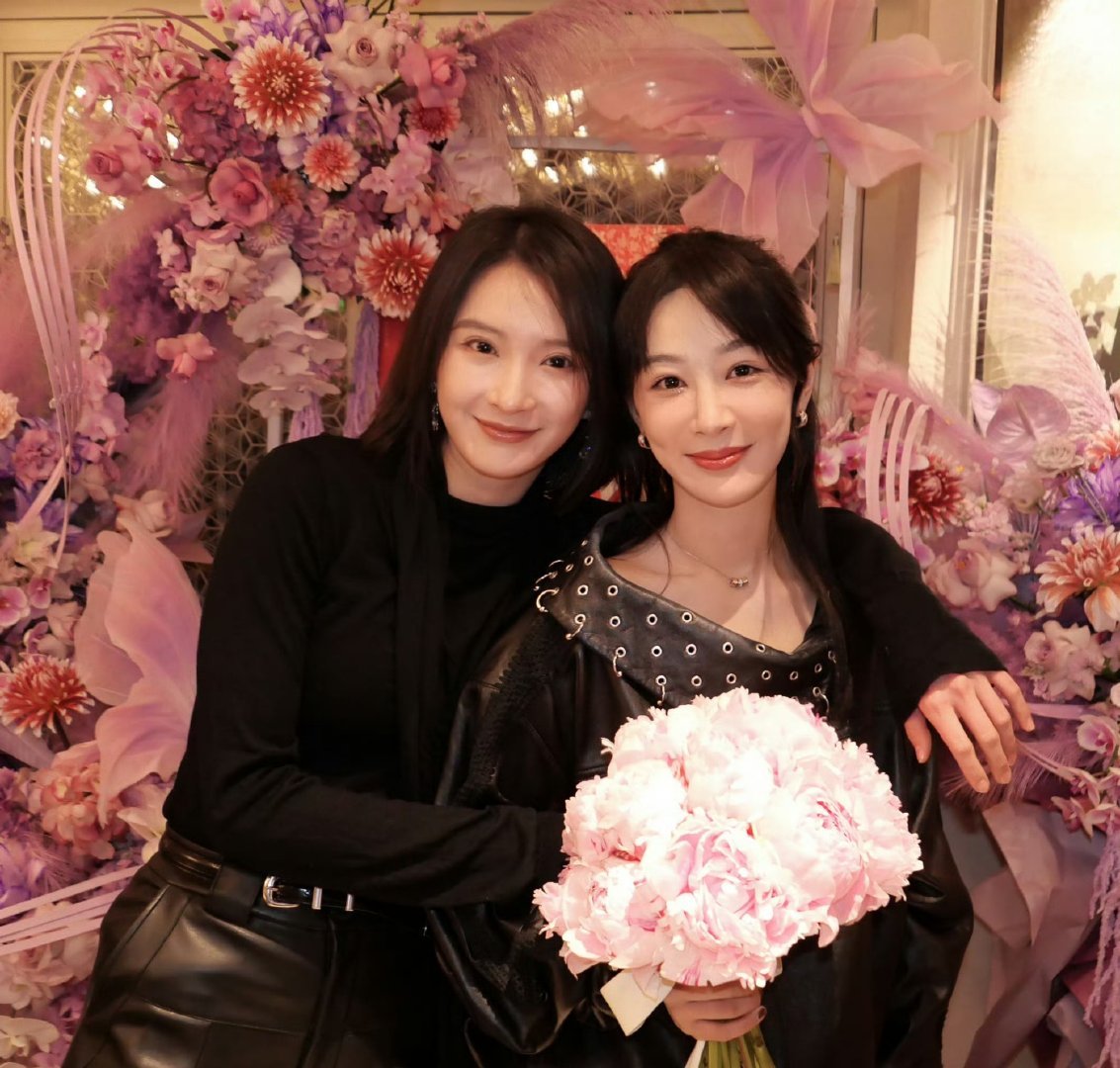 慈眉善目和蔼可亲老当益壮精神矍铄[喵喵] ​​​