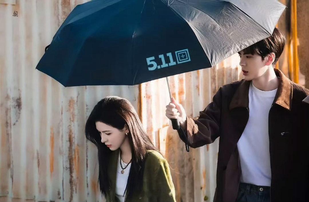 无与伦比张予曦毕雯珺合伙人海报站位新一季合伙人重磅回归，大家发现海报里张予曦和毕