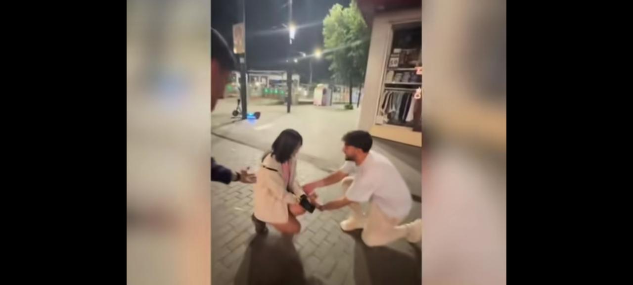 一个中国女孩在国外，被一个陌生人搭讪求婚，且成功！
说明什么？
这些年公知对中国