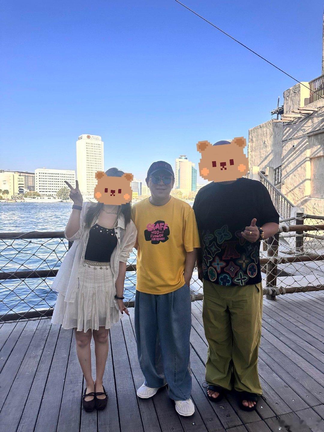 迪拜偶遇黄渤网友迪拜偶遇黄渤 网友迪拜偶遇黄渤，黄色的T恤特别吸睛，整个人的状态