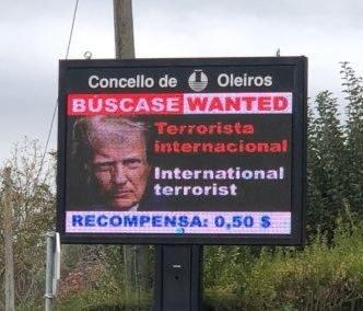 古巴人搞的广告牌，给特朗普的悬赏金是50美分。 ​​​