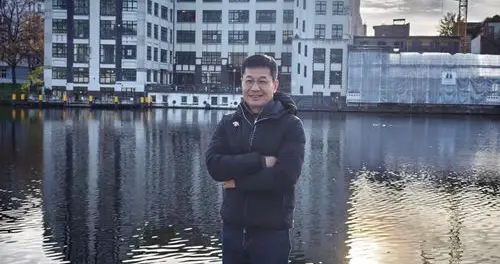 懶理小字爭議 盧偉冰測小米17 Pro Max“逆光之王”實拍效果