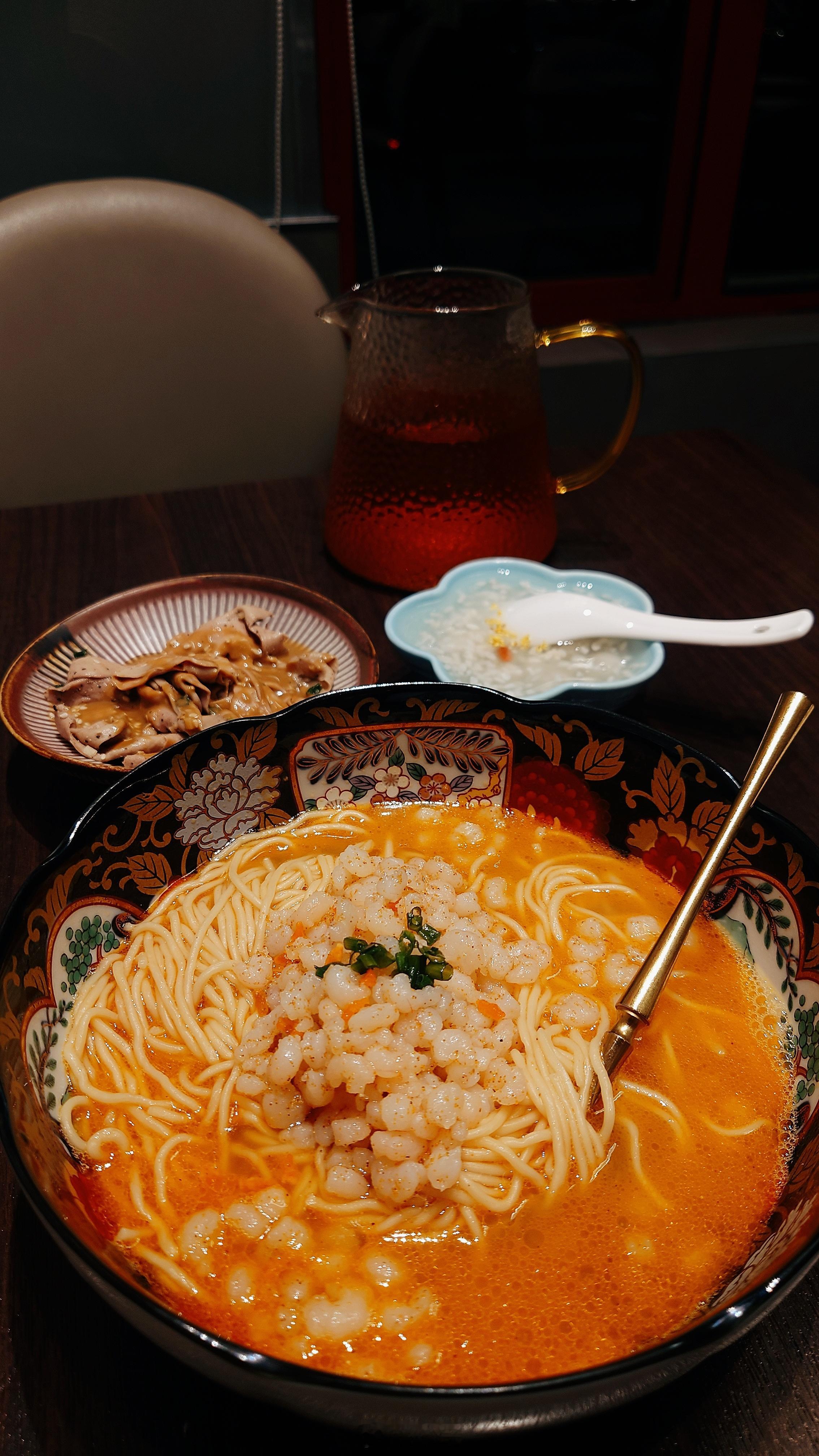 这口六虾汤，跟今年早起的秋风绝配🦐🍜上海美食袅袅秋风声[超话]秋风起 ​​​