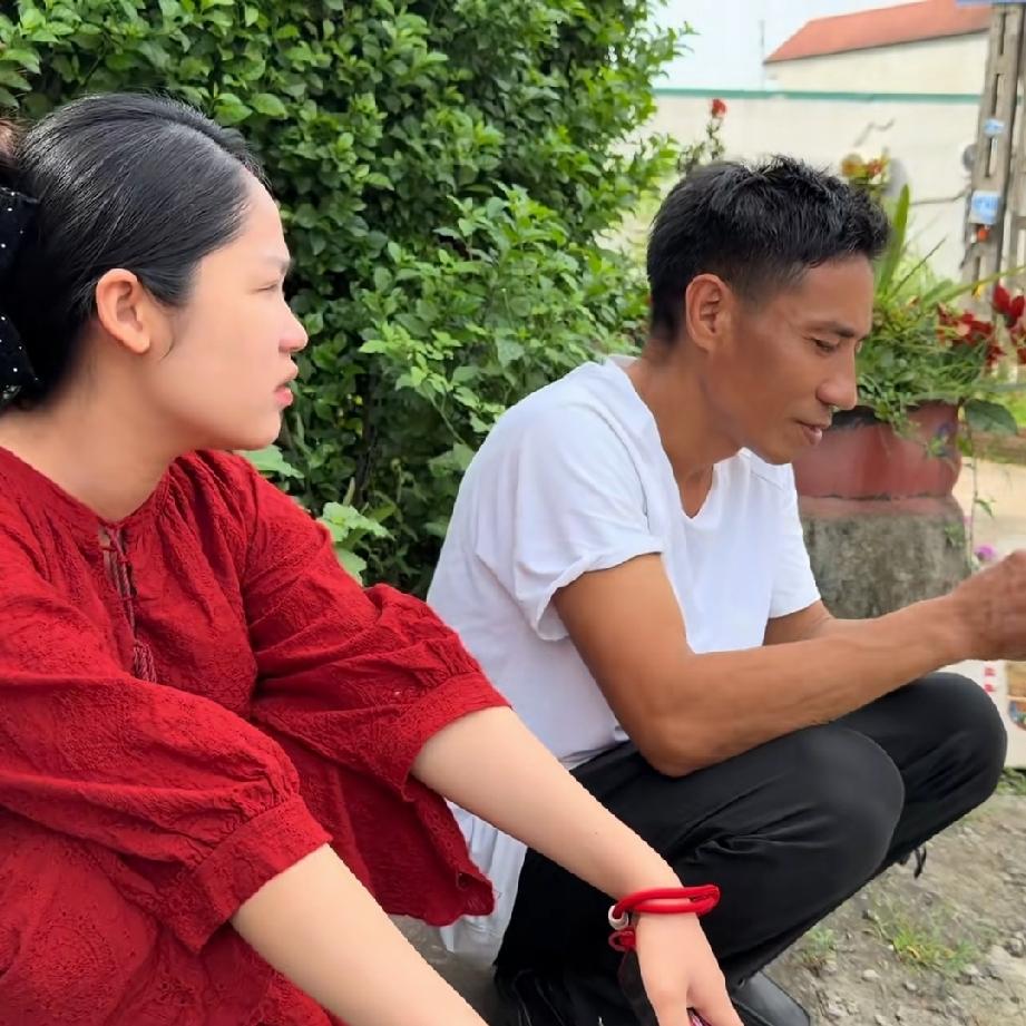 大家都误会小叔了，这些日子小松的工地忙得不可开交，夏日的炎热使工人们在干活的时候