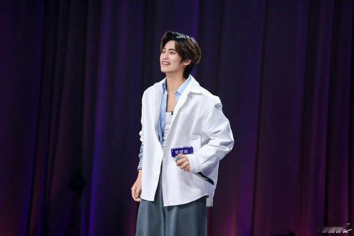 颜值抓眼球，唱功定高度！李斌彬战胜王璁，二者平衡才是突围关键？ 