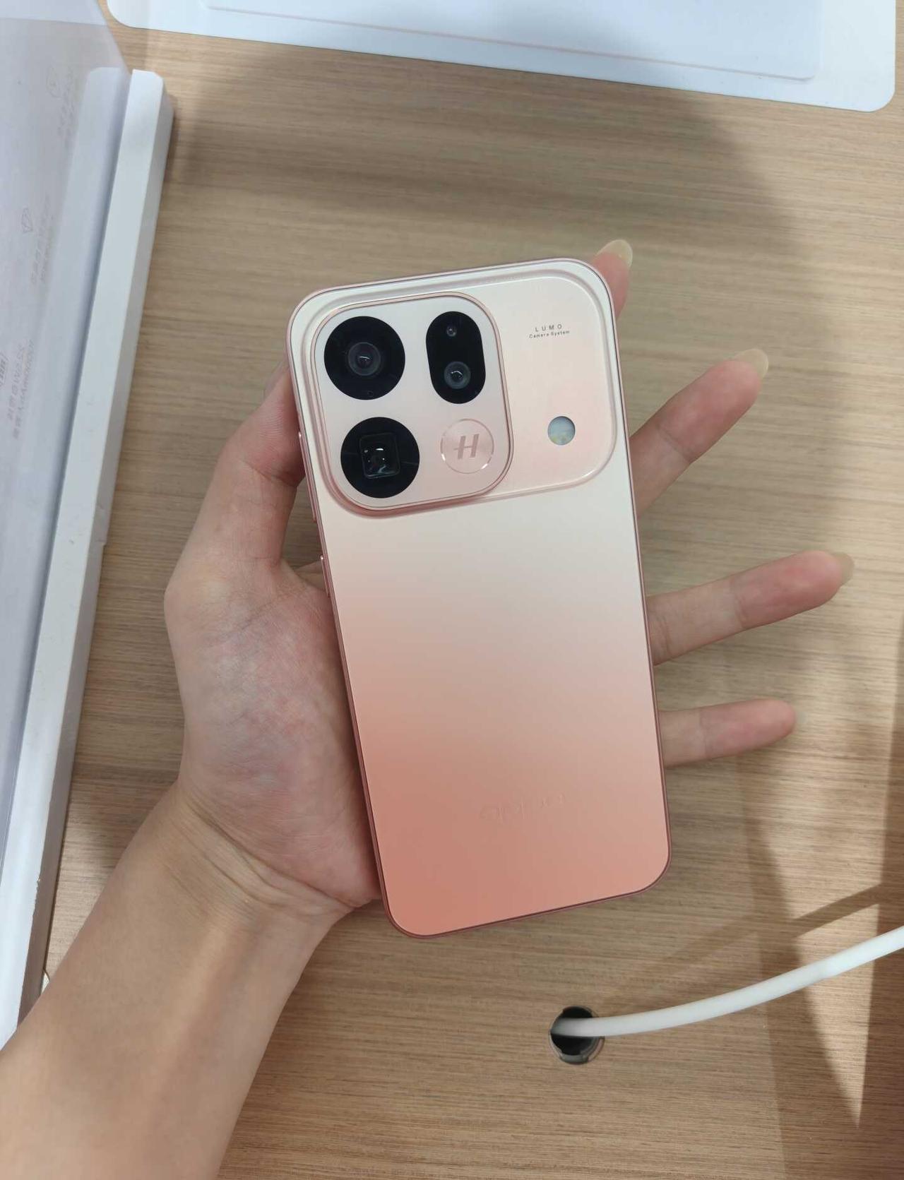 两款都是喜欢的小屏 更喜欢x9sp 4599算好价吗OPPO reno16opp