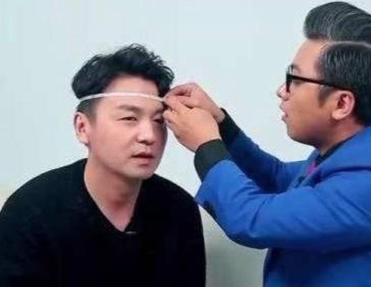 请原谅我的无知！
雷佳音是怎么走到今天这个地步的，所有大制作都有他的身影！
雷佳