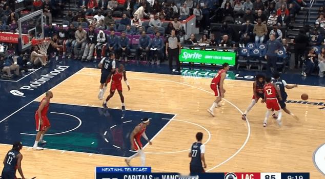 逐帧拆解：近两场合计送出8抢断，镜头解析乔丹-米勒抢断表现图1挡拆行进间米勒追防