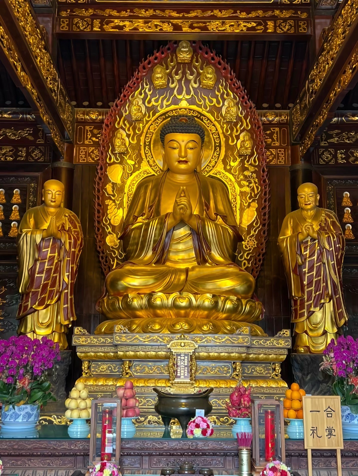 明天看盘要点1.商业航天周五弱修复，重点关注龙头航天发展、飞沃科技，看航天发展回