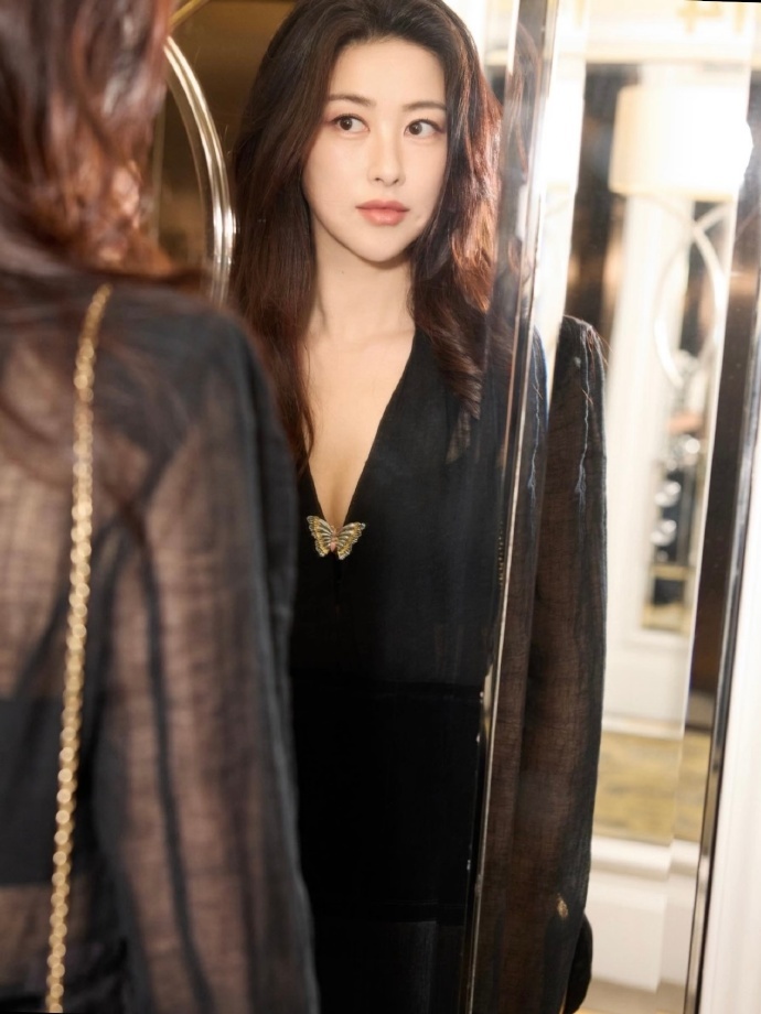 朱珠谈女演员花期 许蜜语身上藏着无数成熟女性的缩影，有软肋亦有铠甲，朱珠细腻的演