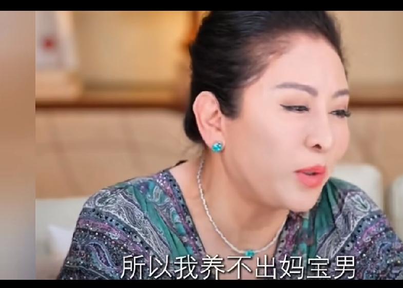 向太直言养不出“妈宝男”，向佐不是妈宝男，顶多算暖男，称向佐娶郭碧婷全凭自己第一
