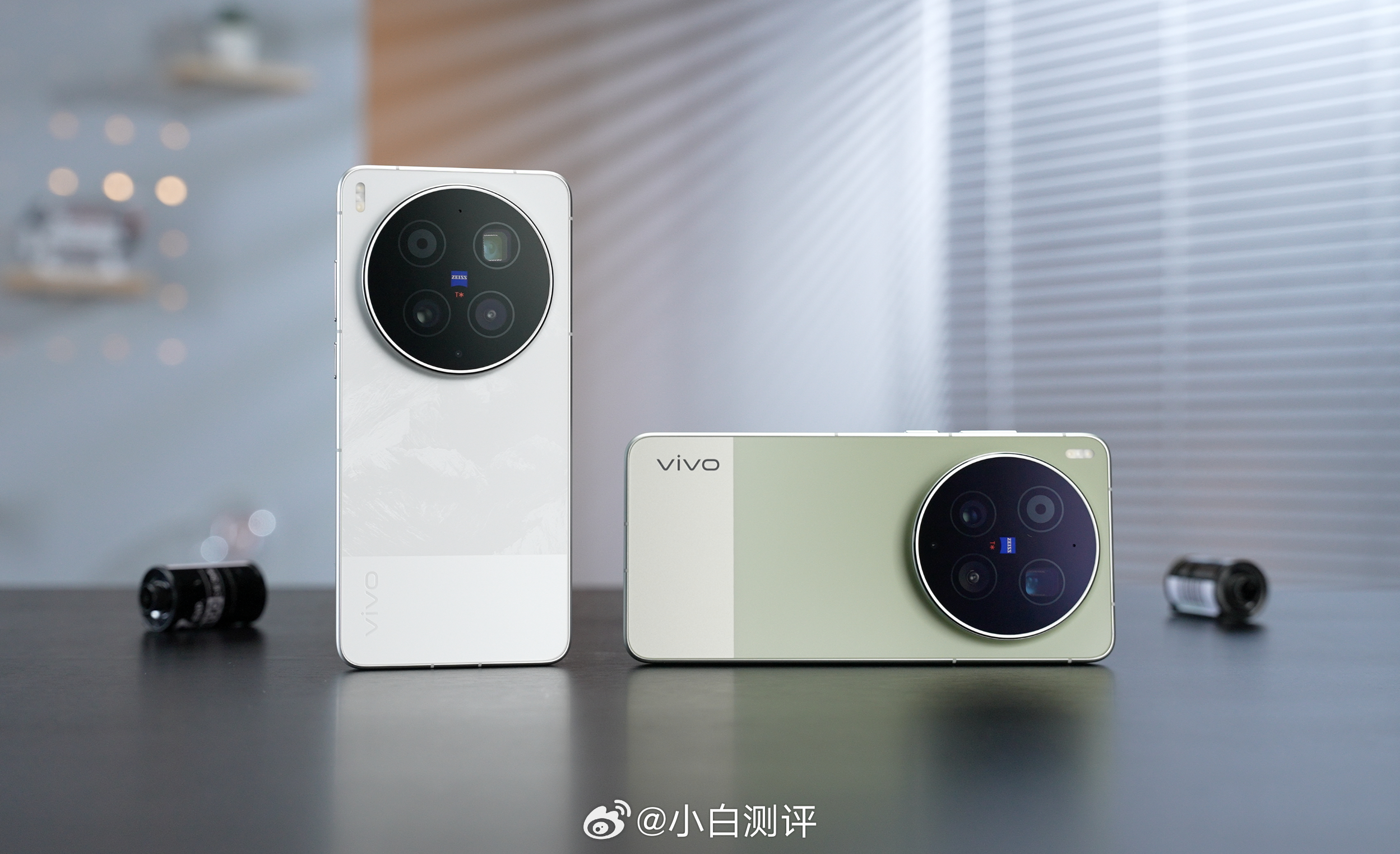 vivo X300 Ultra外观终于能发了还带去演唱会体验了下全新增距镜今晚发