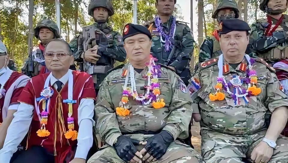 快讯！
克伦族宣立“哥都礼共和国”，国足亚洲排名又要下滑一位！
 
近日，克伦民