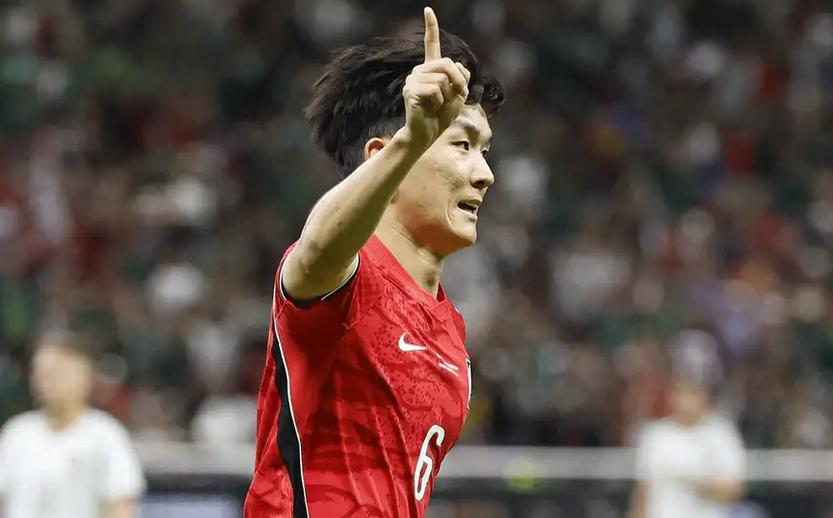 韩国2:1捷克，上半场波澜不惊，下半场风云突变
本场比赛韩国表现最好的是黄仁范，