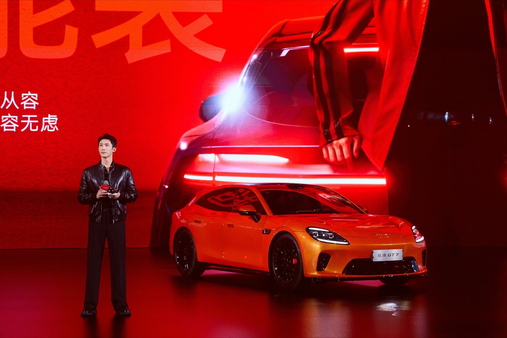 黄景瑜 hjy黄景瑜 hjy启境汽车全球品牌代言人黄景瑜 “追随光 我对你的爱意