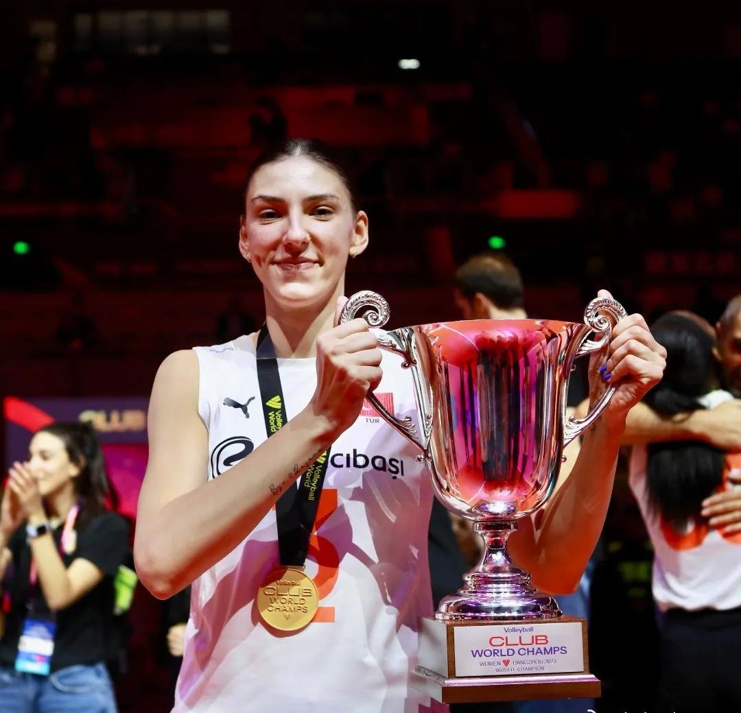 [玫瑰]排球资讯：2024女排世俱杯继续落户杭州黄龙体育馆！
2024女排世俱杯