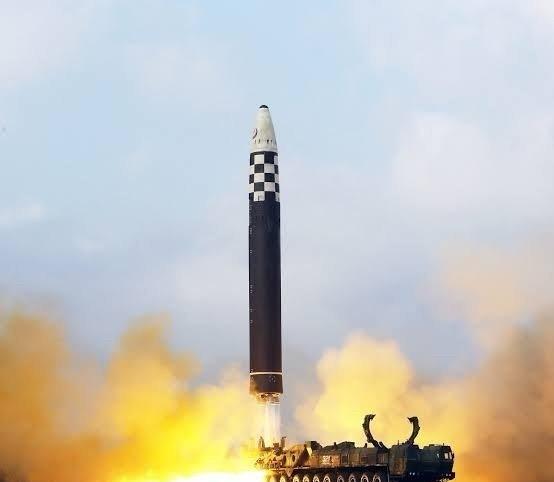 拥有核武器是遏制最危险和最具敌意国家的最正确选择。——朝鲜外务相崔善姖 ​