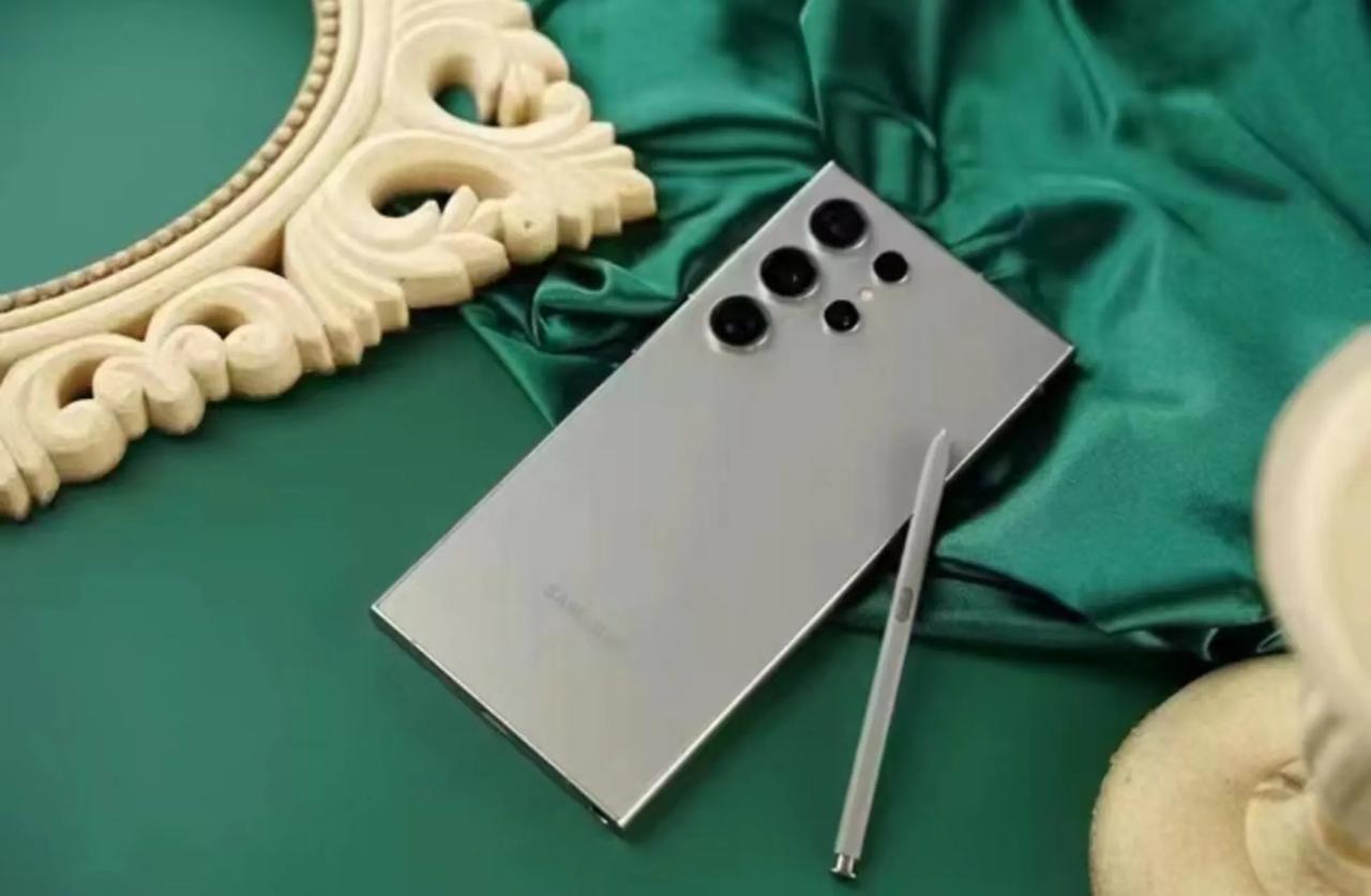不好意思，我用的是三星S25 Ultra。这手机9699元的价格，开箱就觉得值。