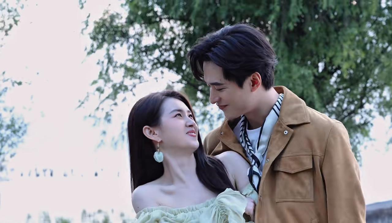 看了郭宇欣和王皓祯一起拍的短剧《国民老公带回家》和《流星》之后，真是被祯欣组合圈