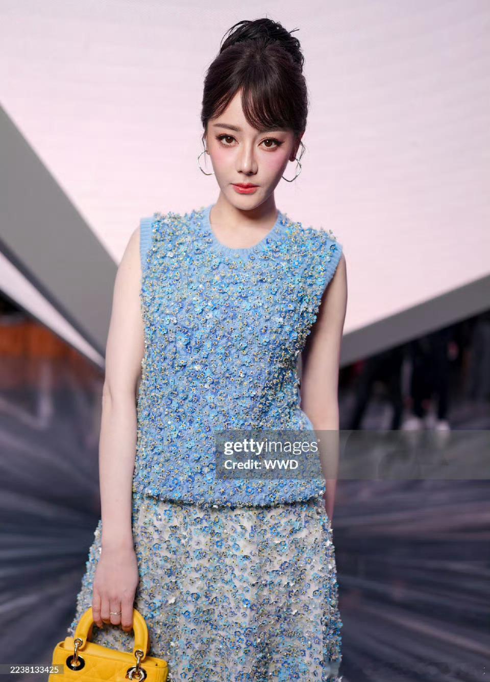 迪丽热巴  Dior 看秀的G社生图就这么扛着了死亡角度和打光 ​​​