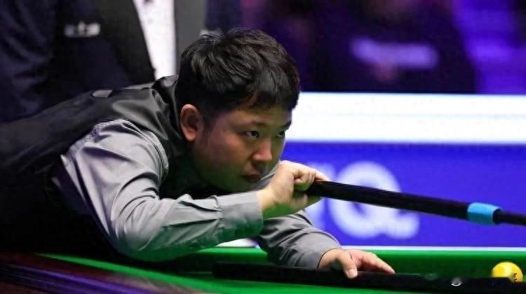 斯诺克00后新星龙泽煌创造历史！以世界排名第64位的资历，4-2击败卫冕冠军、的