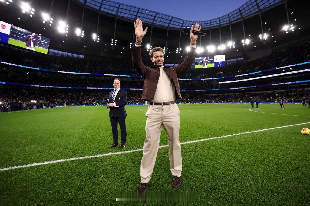 阿里重返热刺主场 热刺1比4阿森纳英超北伦敦德比，29岁前英格兰国脚中场德里阿里