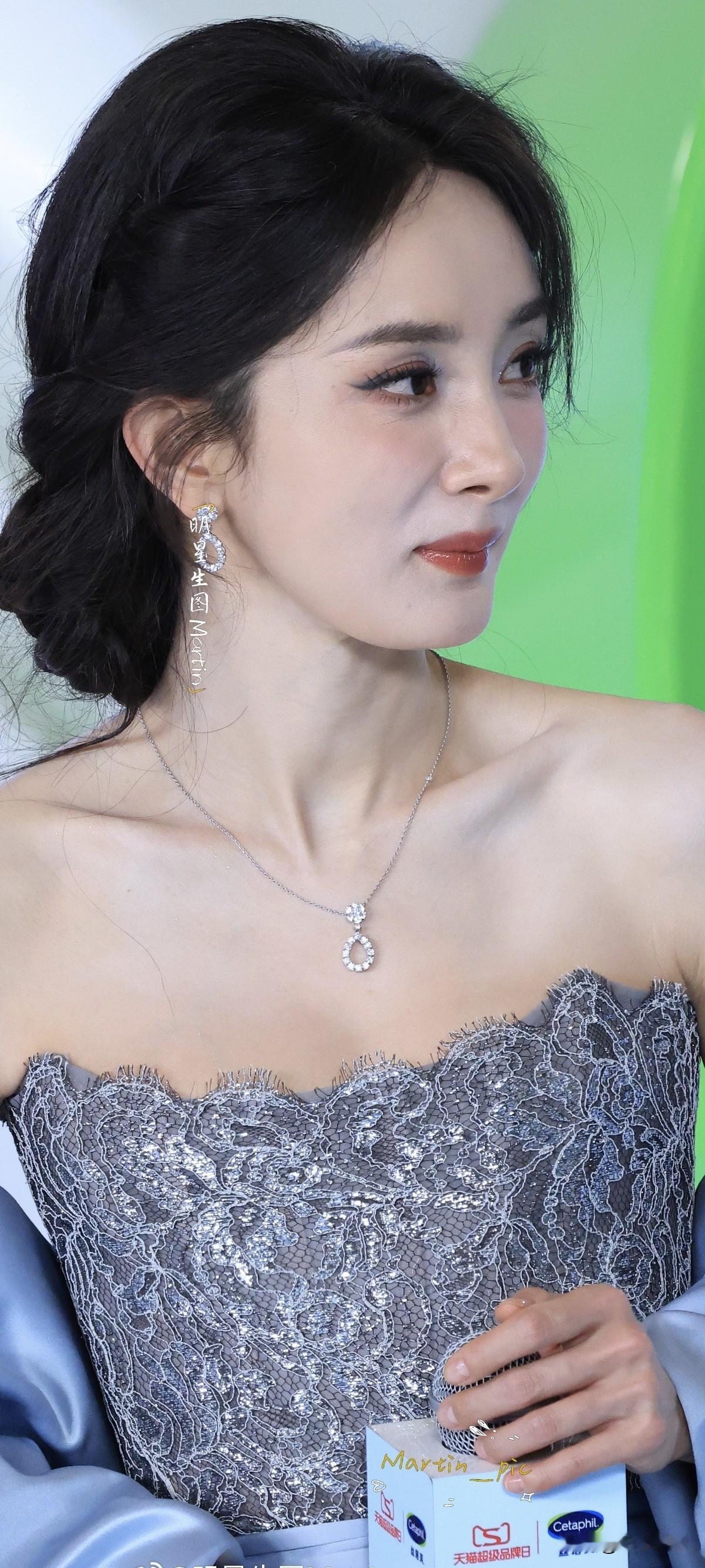 丝塔芙活动生图掉落~
今天幂幂美的有点过分！幂幂的美貌真的是怎么拍都好看啊！丝塔