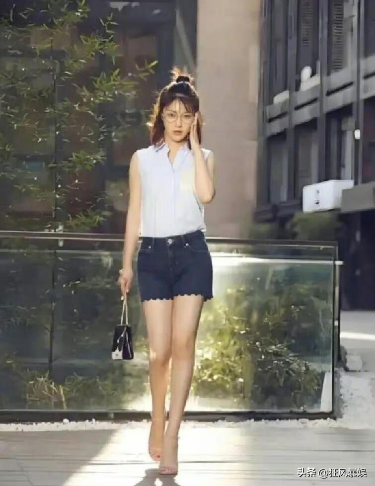 演员朱锐，令人唏嘘！

曾凭借《媳妇的美好时代》中“潘凤凰”一角为人熟知的演员朱