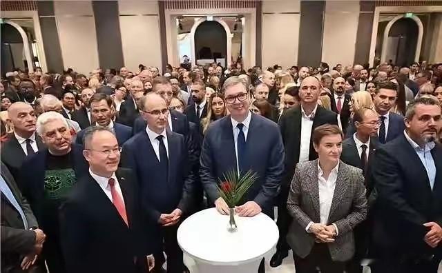 塞尔维亚总统武契奇果然强硬，他于4日表示，不会为了加速欧洲一体化进程承认科索沃独