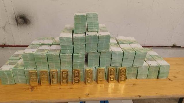 乌克兰和匈牙利这对邻居，算是彻底闹崩了，3月5号匈牙利警方在自己境内，直接把两辆