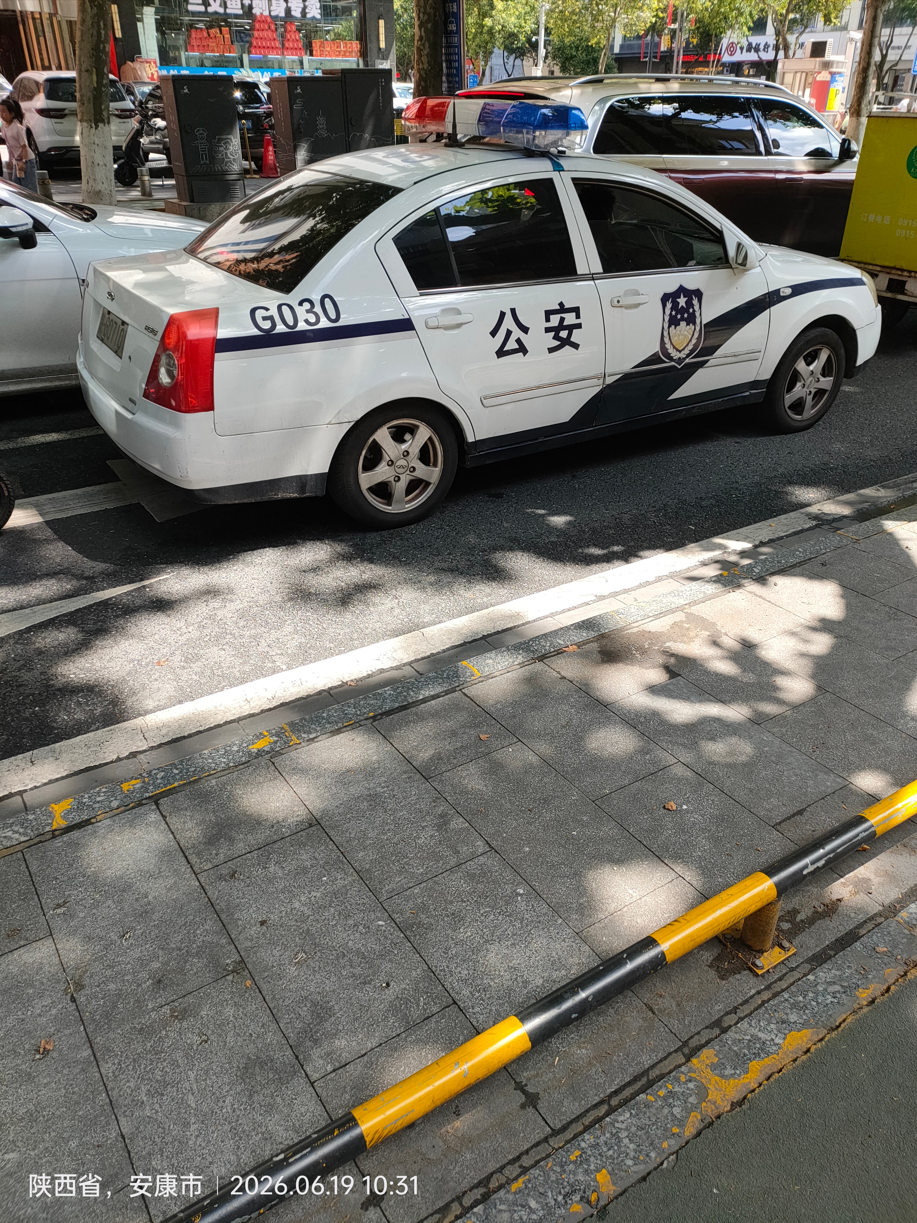 警车 端午节  执勤车辆 安康