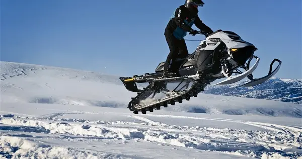 影像大王！荣耀Magic7 RSR 保时捷设计今天发布