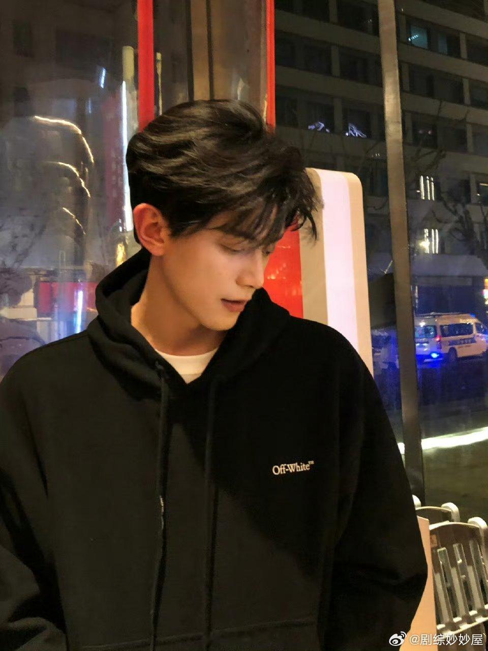 孔雪儿邓凯被问孔雪儿恋爱能接受的最大年龄差是几岁，邓凯怎么知道的？孔雪儿邓凯默契