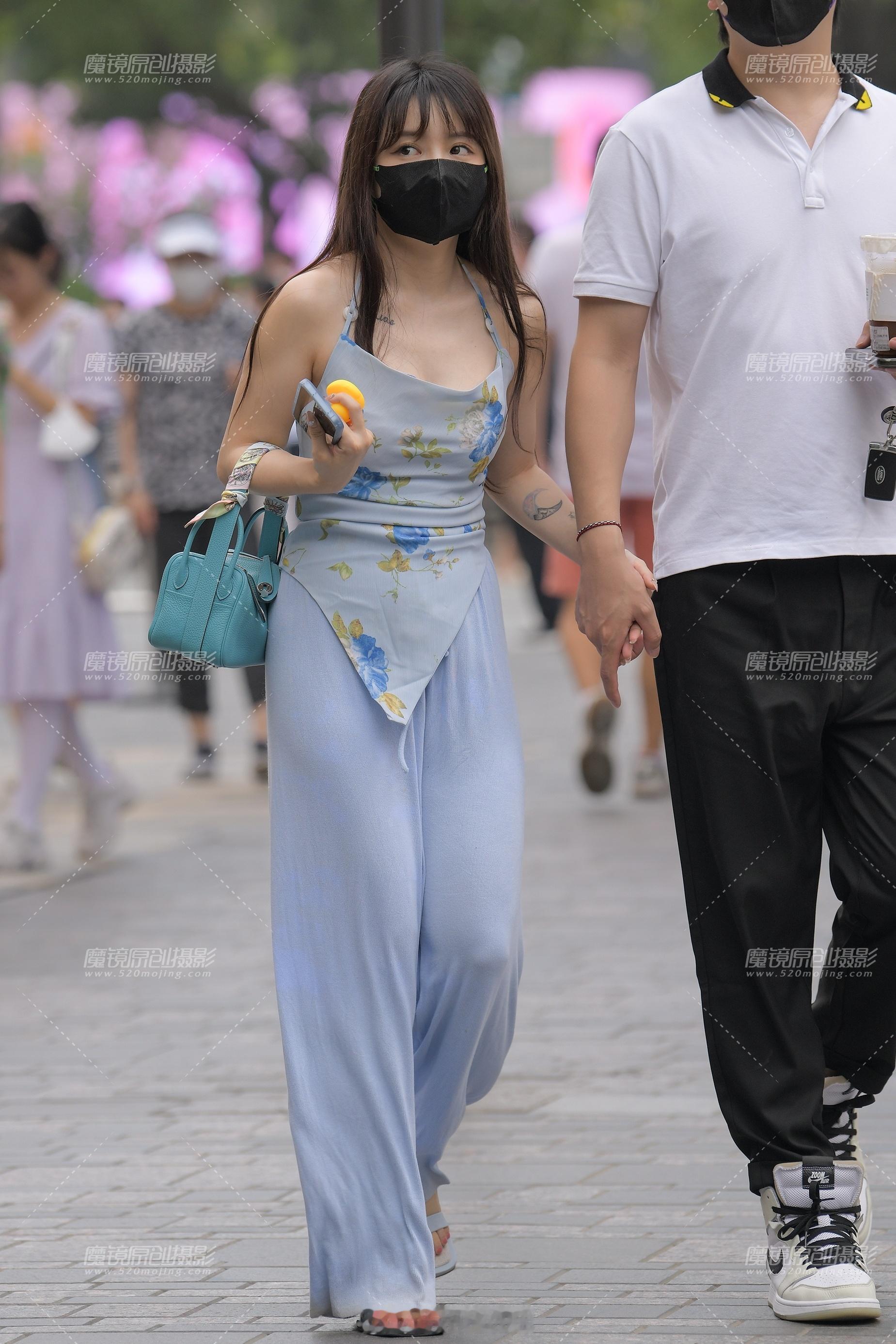 这一身的颜色和款式都是上上选！今日穿搭(ootd)时尚潮流 ​​​