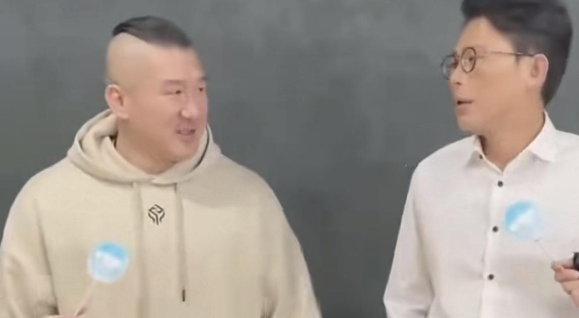 哈哈哈哈，太逗了！今天馆长又跟好兄弟黄国昌合体，特别融洽呢！馆长帮好兄弟黄国昌站