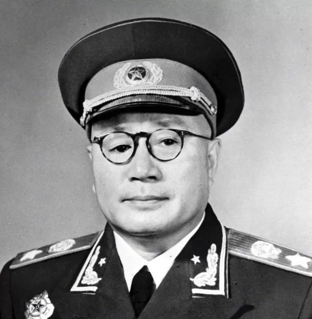 1973年，年迈的刘伯承元帅开始丧失了独立思维能力，并从那年开始，他再也没有离开