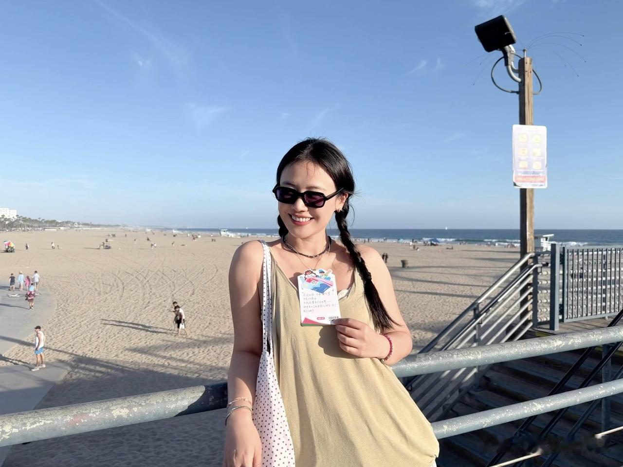 ❤️马思纯海外游学旅行日常，穿搭简约耐看，漫步海滩、复古街巷，从容松弛，褪去浮躁