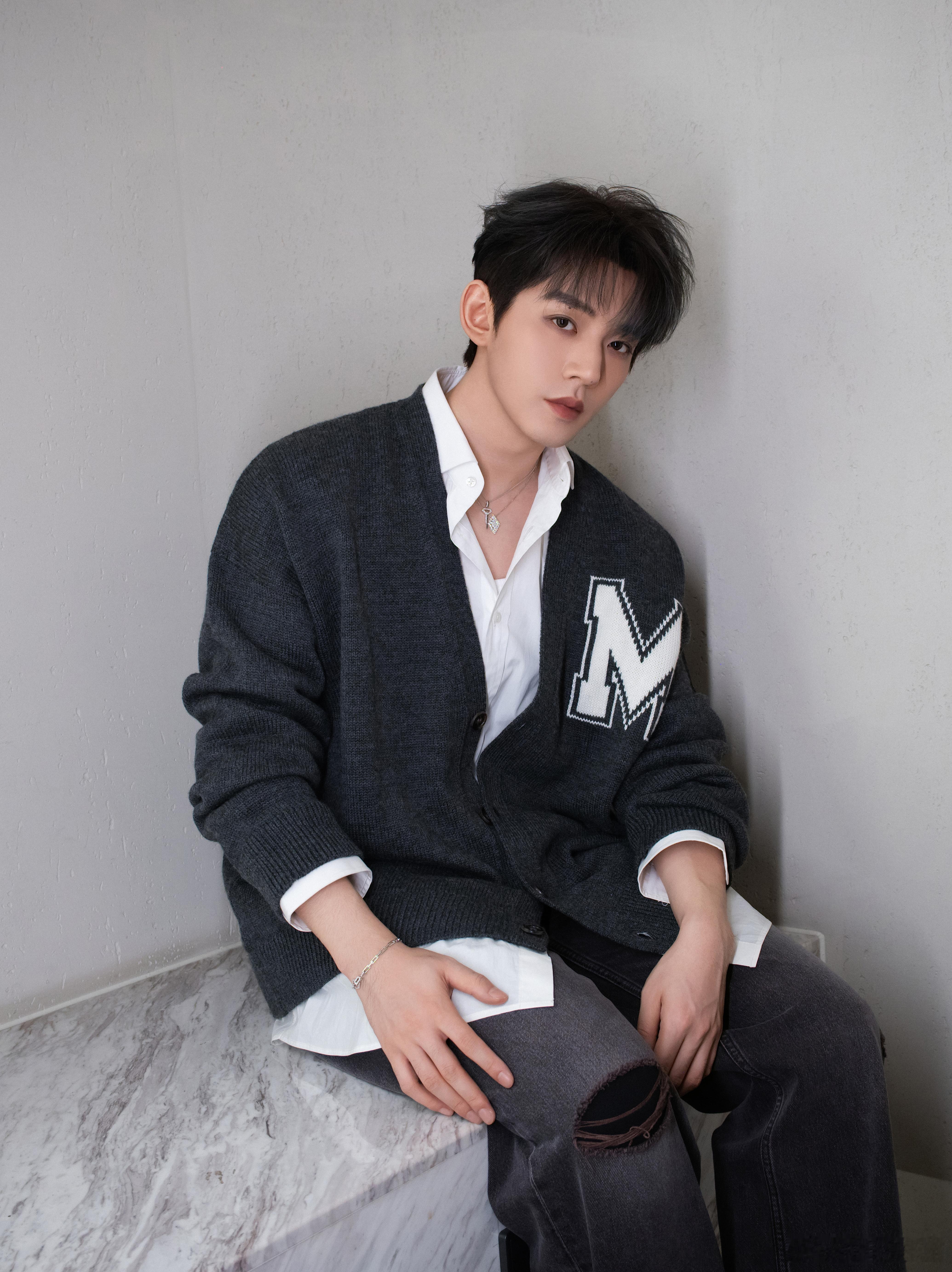 天然钻石 生而不凡 注定瞩目·邓为上海钻石交易所天然钻石代言人 和天然钻石代言人